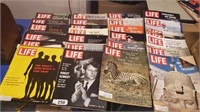 (26) 1960's LIFE MAGAZINES