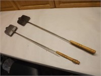 A Pair of Campfire Toasters / one handle missing
