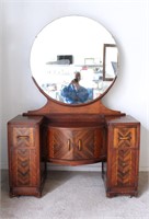 Deco Gettysburg Furniture Co. Vanity w/ Mirror