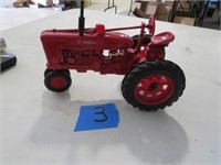 1/16 Farmall Tractor