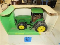 1/16th JD 8400 Tractor