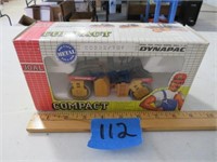 1/35 scale Dynapac Compact Roller