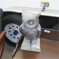SIlver owl, yard art