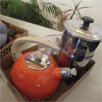 Vintage tea pot & coffee maker