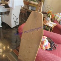 Wood ironing sleeve board
