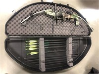 Camouflage Compound Bow in Case w/ Arrows