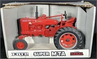 Ertl 1:16 Scale Farmall Super M-TA Die Cast