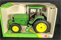 Ertl 1:16 Scale John Deere 7600 MFWD Die Cast