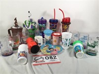 Mixed lot of plastic cups (Six Flags and Muny col)