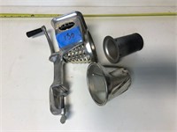 Griscer Deluxe Meat Grinder with Attachments