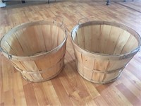 2 Large Fruit / Vegetable Baskets