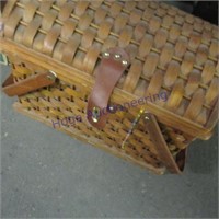 Wood woven sewing basket w/ crochet string