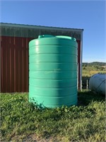 3,000 gallon poly tank