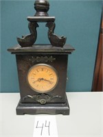 Battery Operated Mantle Clock