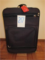 American Tourister Soft Sided Suit Case
