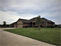 Executive Home on 4.55 Acres w/40x140 Bldg