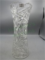 Beautiful cut crystal flower vase!