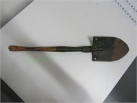 Vietnam-Era trenching shovel