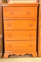 Lot #2926 - Vintage 4 drawer dresser. Measures