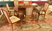 Lot #2930 - Queen Anne style mahogany dining