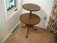 2 Tier Pie Crust Table 21x31 Inches