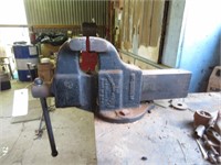 Bench Vise