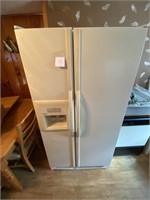 35” w 69” tall  Kenmore Refridgerator works great