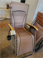 2 Folding Reclining Lounge  Chairs