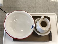 bowl/ small pitcher w/ bowl