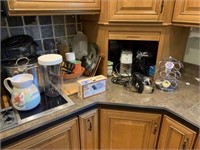Lot of Miscellaneous Kitchen Wares