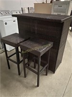 Outdoor Bar w/ pair of stools, near new