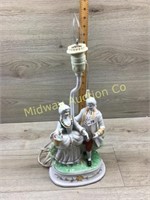 VICTORIAN COUPLE LAMP