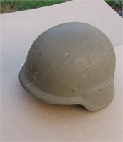 Army Helmet & Linner Fiberglass / Kevlar ?