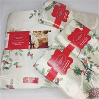 Holiday Tablecloth Napkin Set
