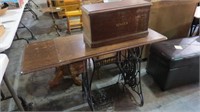 SINGER TREADLE IRON BASE SEWING MACHINE W/COVER