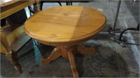 SMALL OAK COFFEE TABLE, 24" DIAMETER, 17.5" TALL