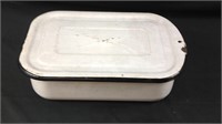 Vintage enamel baking pan with top