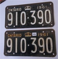 Pair Ontario 1961 Licence Plates(910390)