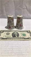 Lefton’s China hand painted salt and pepper shaker