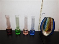 ART GLASS VASE AND 4 WEIGHTED BASE COLORED BUD
