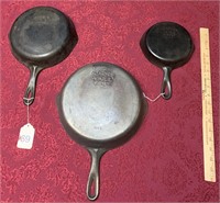 3 WAGNER CAST IRON SKILLETS