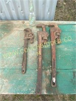 Antique pipe wrench wrench set
