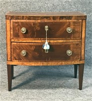 FINE EARLY 19THC. 2 DRAWER BOW FRONT COMMODE