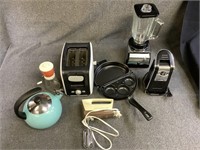 7pc Lot of Small Kitchen Appliances