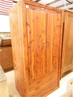Cedar Cabinet w/2 Doors