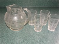 Glass juice pitcher 5.5"T w/4 juice glasses