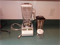Osterizer blender w/attachments