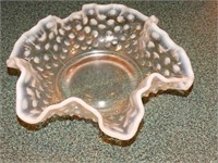 Opalescent scalloped hobnail dish 6"d