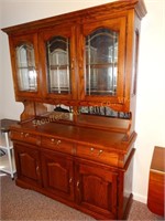 Winners Only 2 pc. light up Hutch w/beveled glass