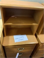 Nightstand 3 drawer w/ bookshelf